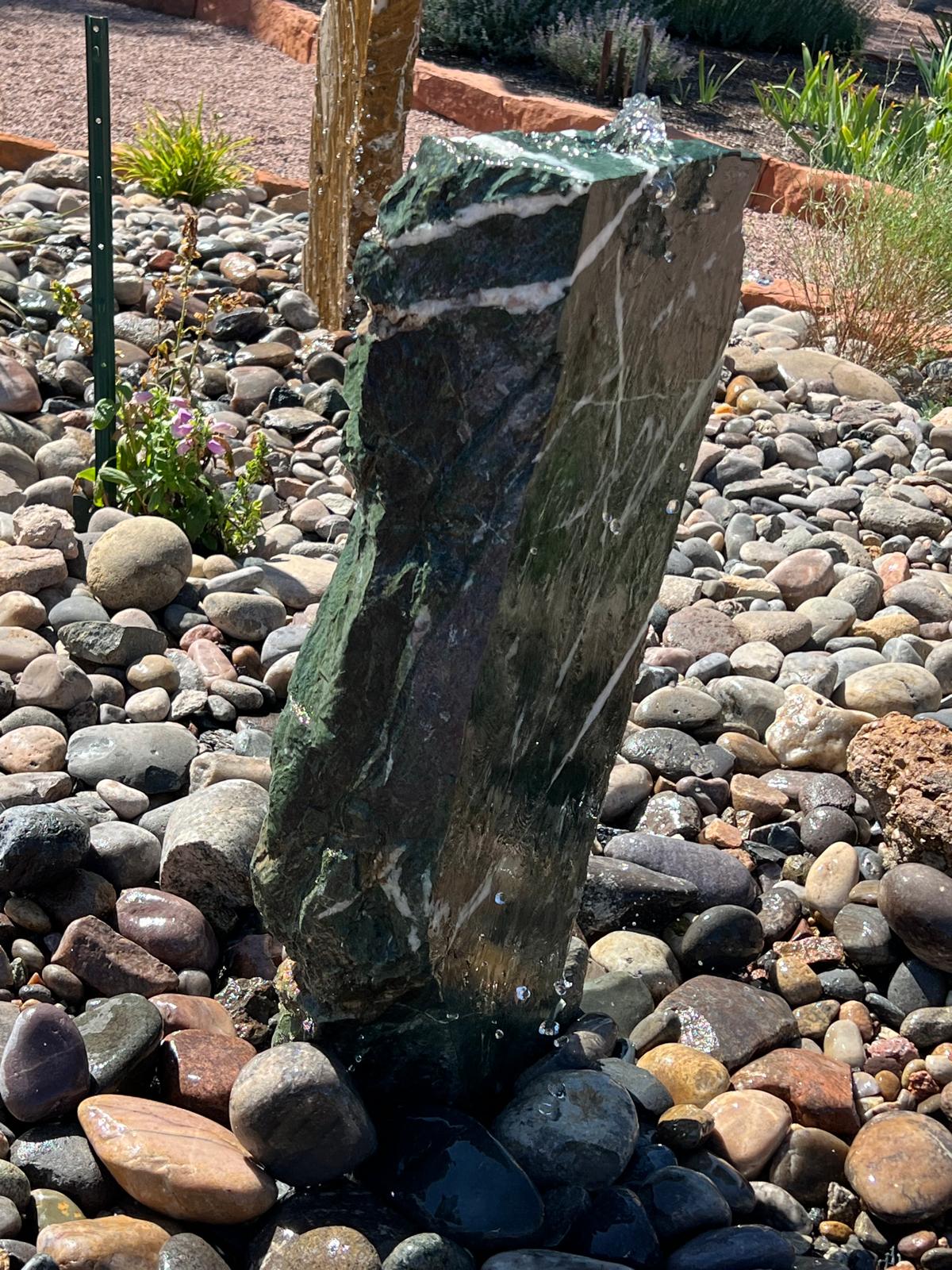 Grand Green | 30" x 11" x 7"