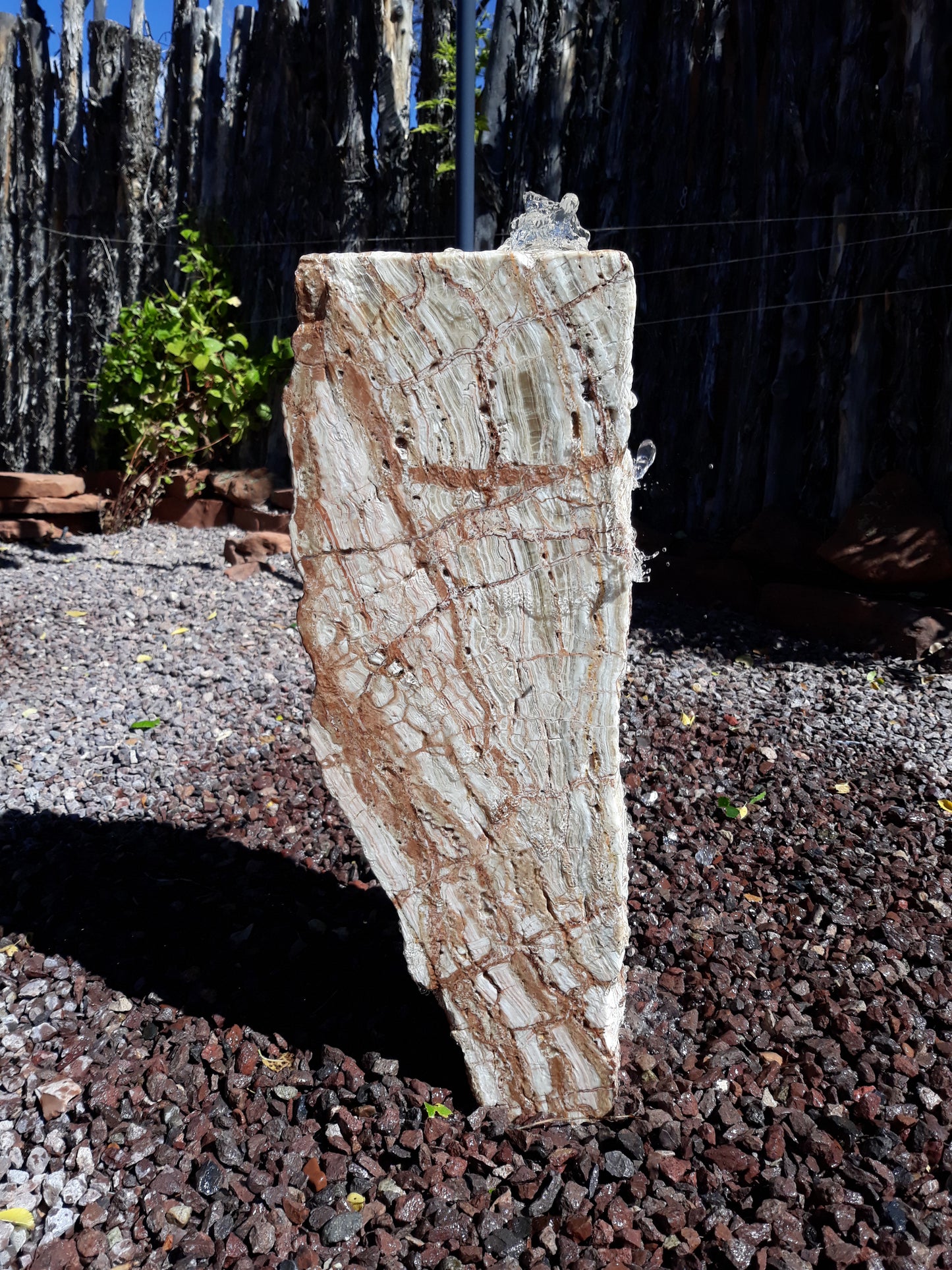 Linda | 25" x 8.5" x 7"