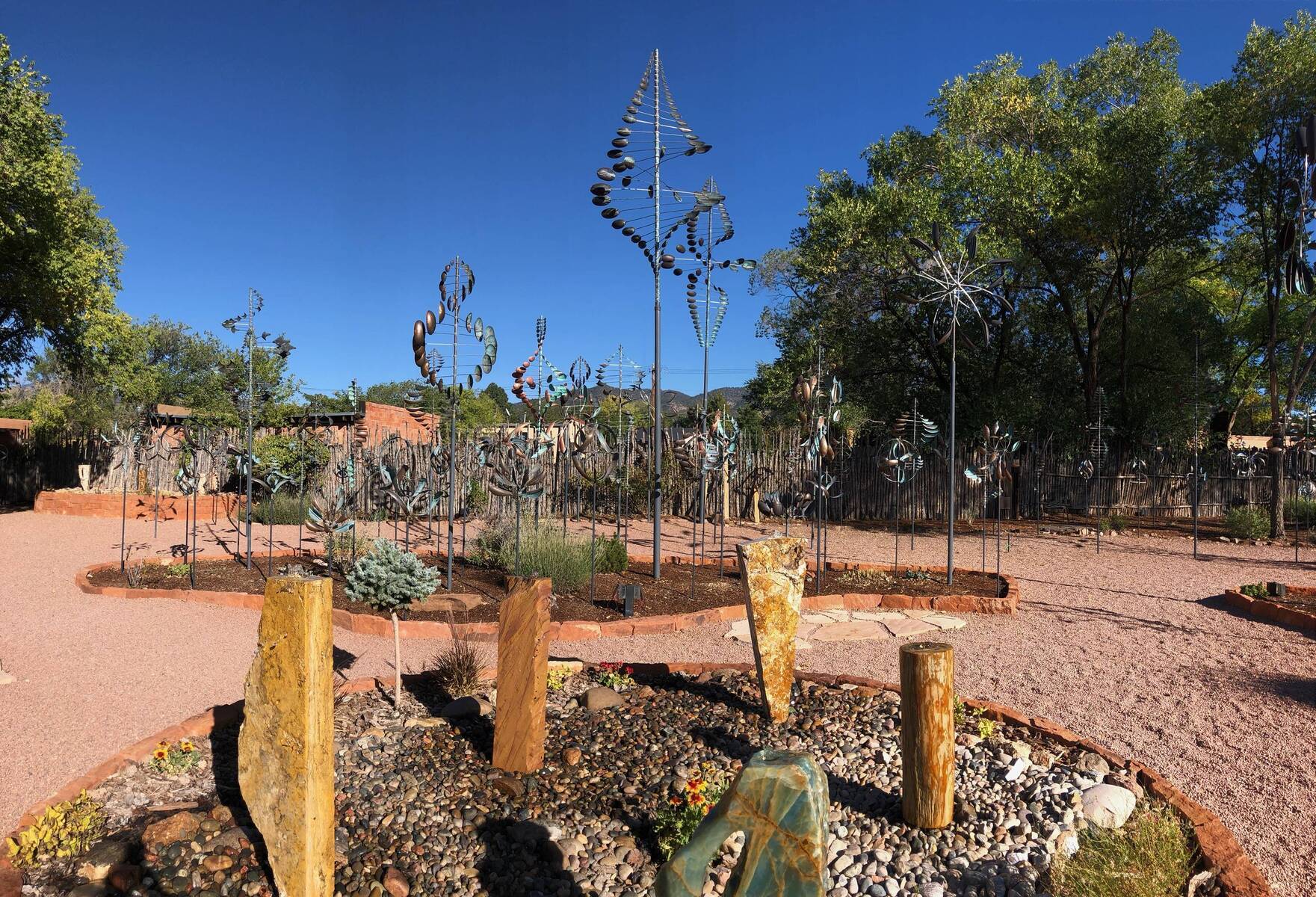 Doors, gardens, art along Santa Fe's Canyon Road - Digging